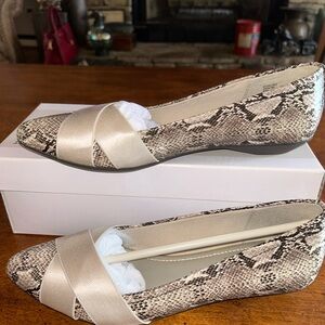 Anne Klein Snake Print Flats with Cream Band, Size 8